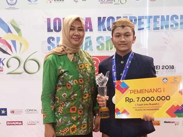 Juara-1-LKS-NASIONAL-2018-SMKN1-SINGOSARI