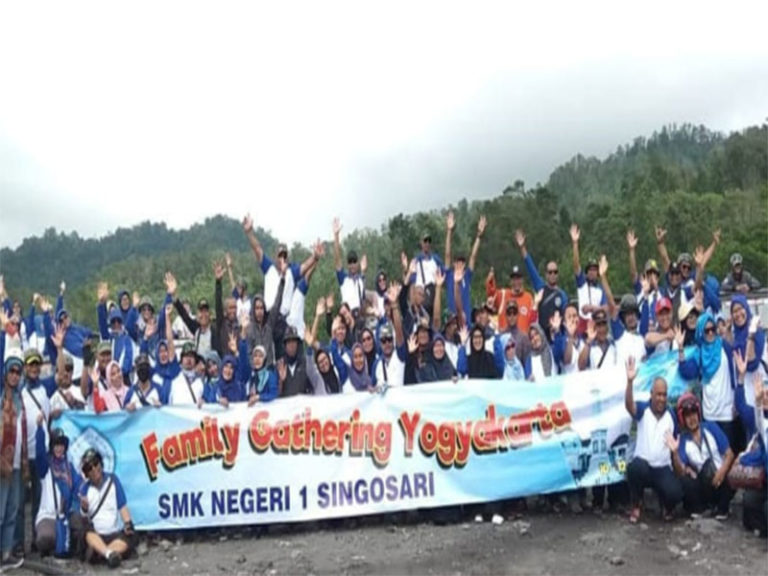 Family Gathering SMK Negeri Singosari