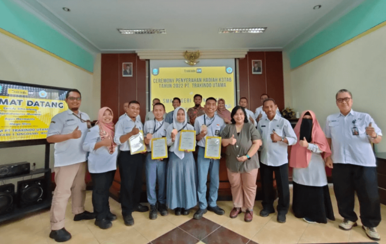 PENERIMA BEASISWA KELAS INDUSTRI COOP. PT TRAKINDO UTAMA TEKNIK ALAT BERAT (2)