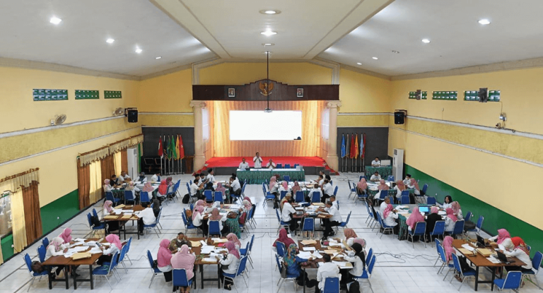 RAPAT PLENO KELULUSAN SISWA KELAS XII & XIII TAHUN PELAJARAN 20222023 (1)