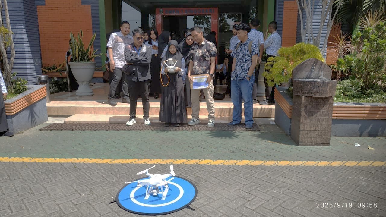 Teknik Geomatika SMK Negeri 1 Singosari Adakan Pelatihan Teknologi Drone Bersama Lembaga Pelatihan Flow.Ed